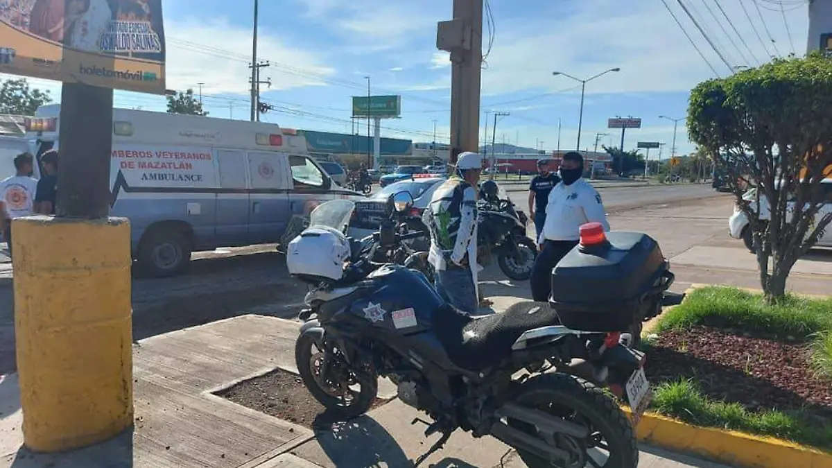 Transito y repartido accidente en mazatlán